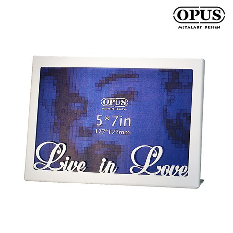 OPUS 歐式鐵藝 5x7立式金屬相框 (優雅白) Live in Love 相框牆 照片 牆面擺飾 FR-li02W