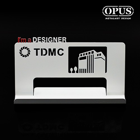 客製化手機座 宏觀視野手機架 展示架 金屬藝術 金屬割字加工 收納架 OPUS 東齊金工